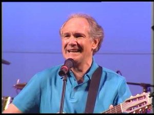 Кто-то от нас вдалеке. Поёт Алексей ИВАЩЕНКО