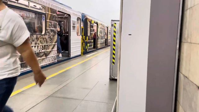 81-715.5П в крутом виде на станции сенная площадь спб смотреть онлайн