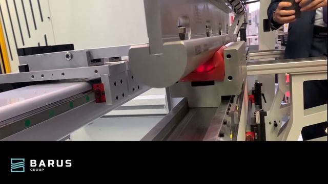 Гибка металла на полиуретановой матрице на станке RICO PRCN 30100 смотреть онлайн