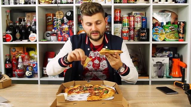 Самая необычная пицца с Нутеллой и M&M`s / Экспресс-обзор доставки Zotman Pizza Pie смотреть онлайн