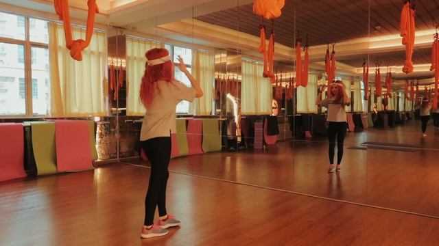 Как делать танцевальные повороты? Научись за 3 мин в день! смотреть онлайн