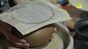Как снять горшок с гончарного круга. Советы гончара. Используем газеты для работы с глиной