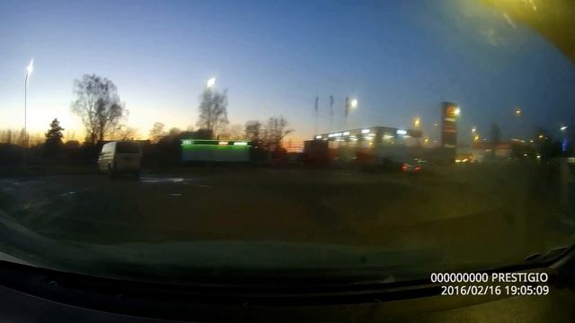 Душевные таксисты на улицах Риги. смотреть онлайн