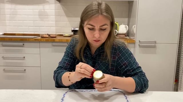 Ждём гостей/Готовим салат/Жарим мясо