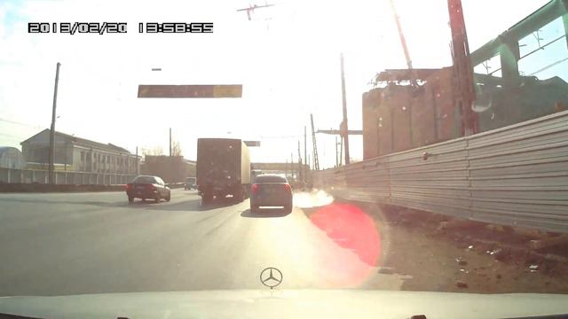 фура и девушка.mp4 смотреть онлайн