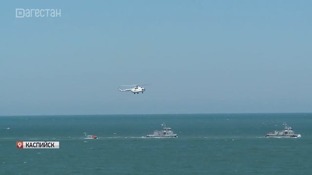 В Каспийске прошла репетиция парада на День Военно-морского флота смотреть онлайн