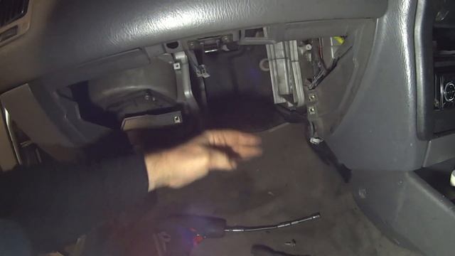 Снимаем радиатор печки отопителя NISSAN PULSAR! remove the radiator of the nissan pulsar heater! смотреть онлайн