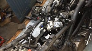 Снятие двигателя с мотоцикла Voge 300AC для переборки