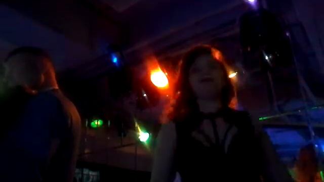 Музыканты.Ресторан"Жигулёвский"Певица Ольга Кристал.Скрипка Иван Белоусов смотреть онлайн