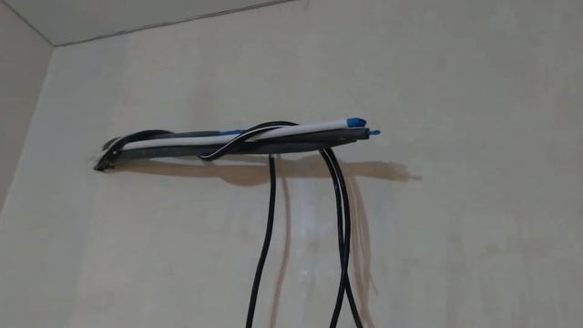 Показываю как я предварительно заложил трассу под сплит-систему у себя дома смотреть онлайн