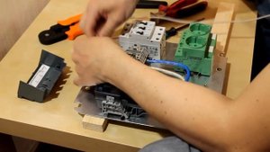 Сборка однофазного щита учета.