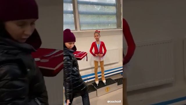 Награждение учениц ICESCHOOL ?❄️⛸ Марии и Анастасии смотреть онлайн