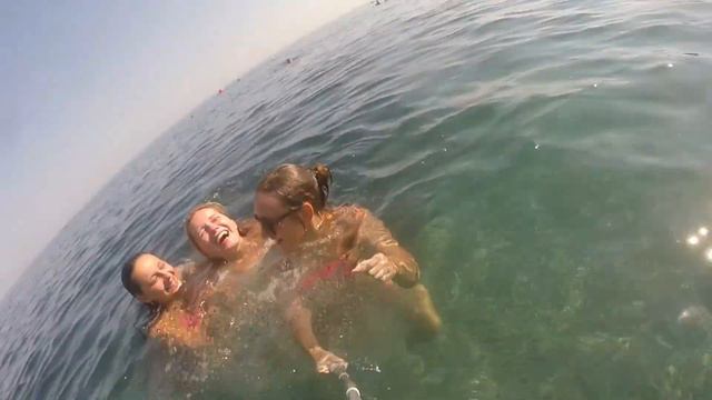 Тот, кто много работает, потом очень круто отдыхает смотреть онлайн