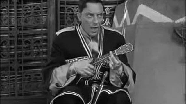 Бастер Китон поёт серенаду (3 мин).