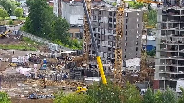 LIEBHERR 245 EC-HM 12 FR.tronic. Монтаж стрелы. смотреть онлайн