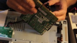 Не работает монитор Samsung 2243SN. Что делать? Не показывает, не включается!
