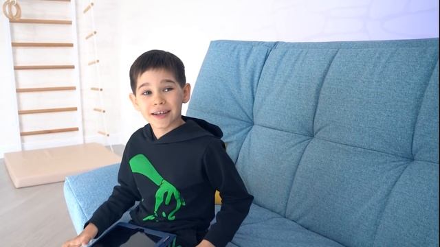 Устроили BeyBlade соревнования #ЭрикШоу смотреть онлайн