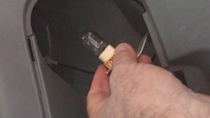 Back Up Light Replacement Toyota Matrix Pontiac Vibe 2003-2008 Glendalf's Auto Tips