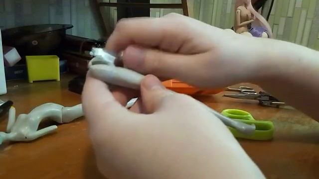 Как заменить ножку с шарнирным креплением куколке монстер хай, ремонт шарнира в бедре смотреть онлайн