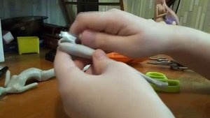 Как заменить ножку с шарнирным креплением куколке монстер хай, ремонт шарнира в бедре