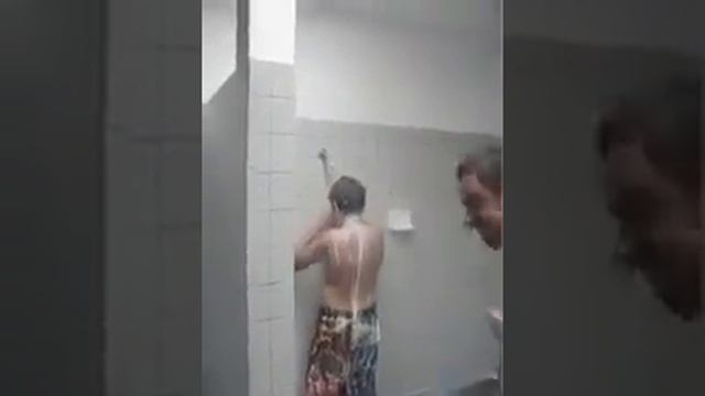 ШАМПУНЬ КОТОРЫЙ НЕ СМЫТЬ смотреть онлайн