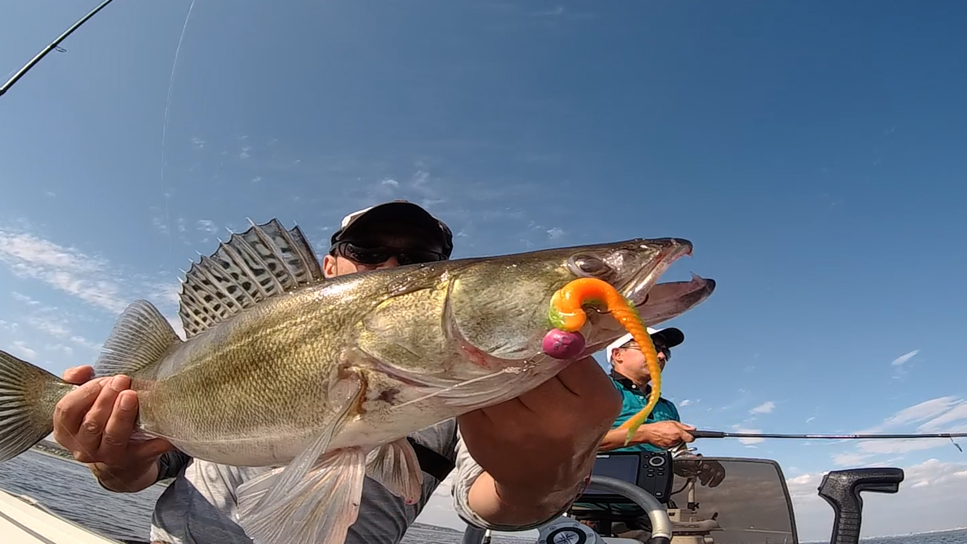 РЫБНЫЙ ДЕНЬ. Рыба через заброс. смотреть онлайн