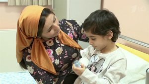 Семилетнюю Аишу из Ингушетии после ампутации руки выписали из больницы