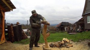 Резьба бензопилой//Цветок из бревна//Деревенские будни