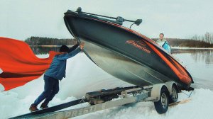 Лодку ЧУТЬ НЕ ПЕРЕВЕРНУЛИ, ЗАСАДИЛИ прицеп с машиной.. ОТКРЫЛИ СЕЗОН! Ледокол MAIN TARGET в действии