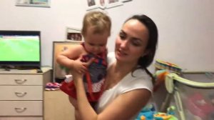 Детские вожжи Как Ангелина училась ходить с помощью вожжи Baby walking assistant