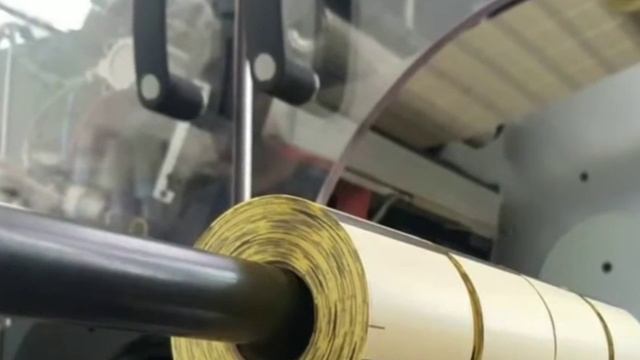 Производство самоклеящихся этикеток.mp4 смотреть онлайн