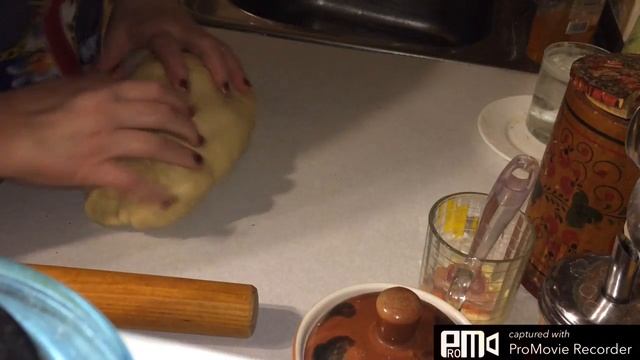 Вкусные красивые булочки из сдобного теста.