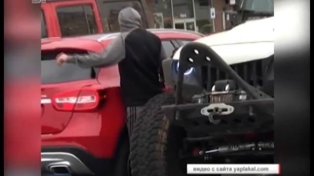 "Мастер парковки". Неопытного водителя научили парковать автомобиль правильно. ВИДЕО смотреть онлайн