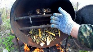 Рыба в Трубе Горячего Копчения Скумбрия Домашняя Самодельная Коптилка в деревне на даче как коптить