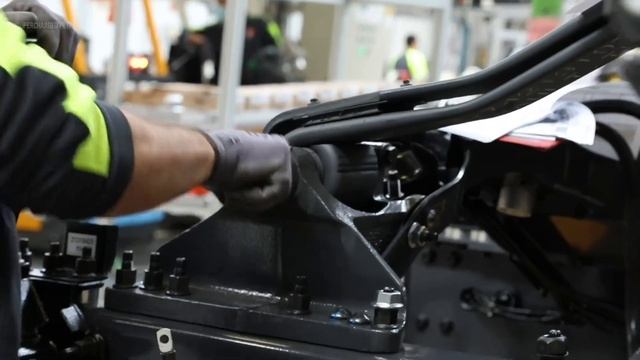 How RENAULT Trucks are built #howitsbuilt смотреть онлайн