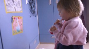 ЗАЙЧИК ЗАБОЛЕЛ !!! Маню лечит Зайчика / Видео Мультфильм про Маню/ Bunny got sick!!!