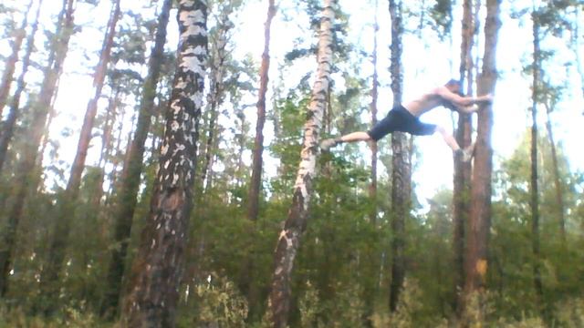 video some exercises, nunchaku, between the trees смотреть онлайн