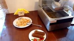 Фритюрница электрическая GoodFood EF6 в действии