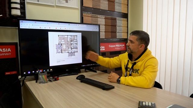 Обзор проекта двухэтажного дома с полумансардой бруса: 5 спален, кухня-гостиная, тераса и балкон