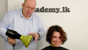 Укладка на диффузор кудрявых волос. Как сушить волосы видео урок он-лайн Академии Льва Кравца