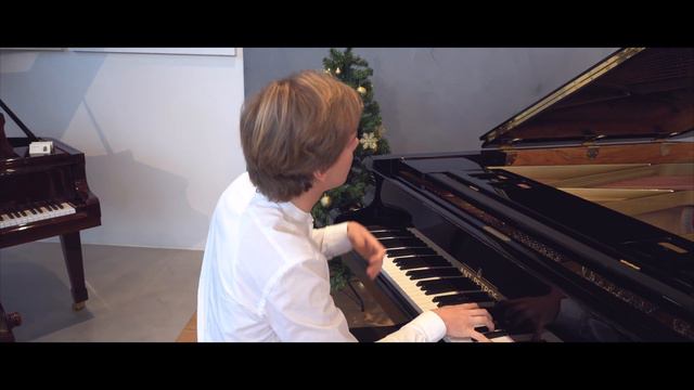 Vánoční klavírní improvizace Matyáše Nováka смотреть онлайн