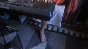 Латышская народная застольная песня Iedzersim pa glazei