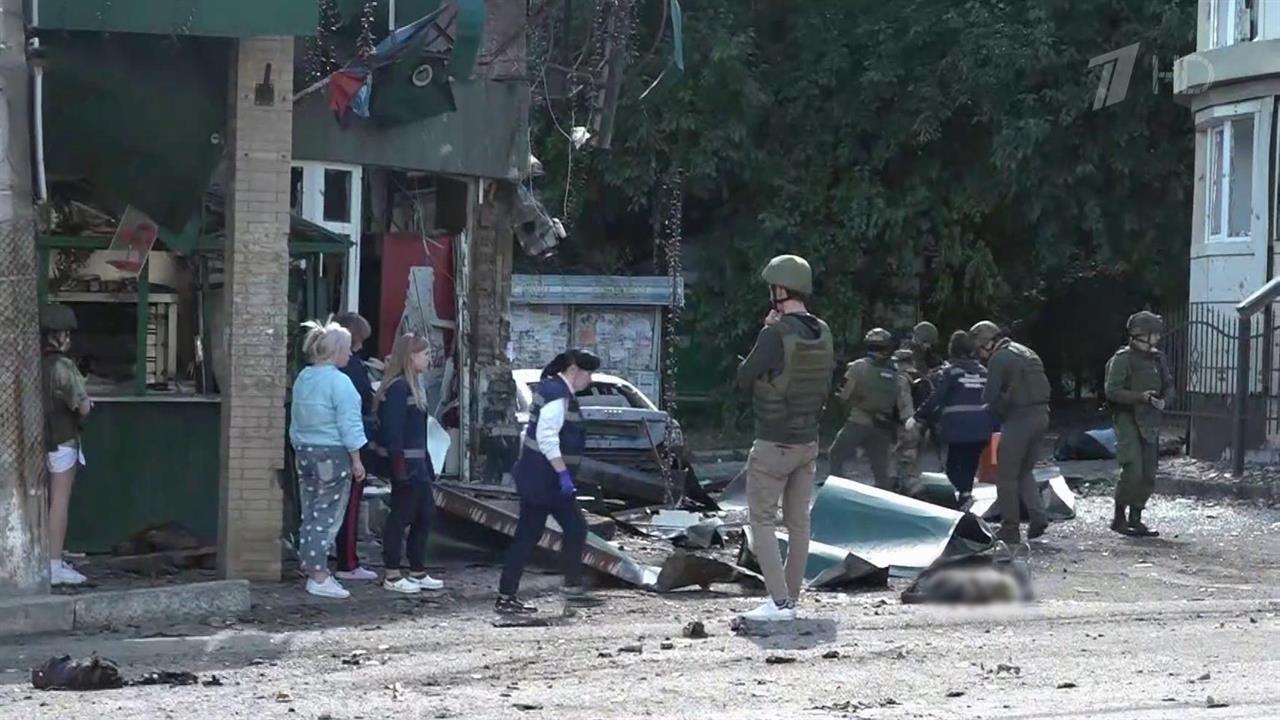 По меньшей мере 13 человек погибли в результате массированных обстрелов Донецка