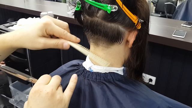 Секреты и тонкости перехода в стрижке Каре на ножке или Шапочке