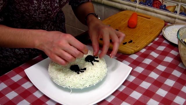 Мясной салат «Снеговик» и «Пасхальный венок».Как украсить салат смотреть онлайн