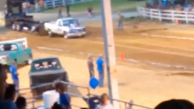 Chevy truck "Takin' Chance" at the truck pull смотреть онлайн