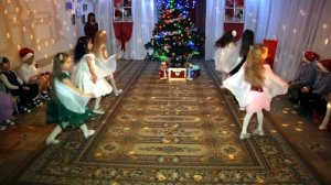 Танец "Снежные бабочки". Выступление хореографического кружка "Топотушки". Старшая группа.