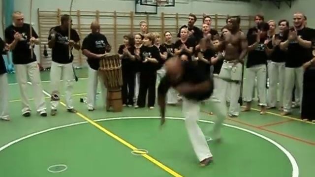 II Open Capoeira Cracovia 2010 Mundo Capoeira смотреть онлайн