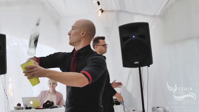 Заказать бармен шоу на свадьбу, юбилей и корпоратив в Москве - бармен шоу на праздник дуэт