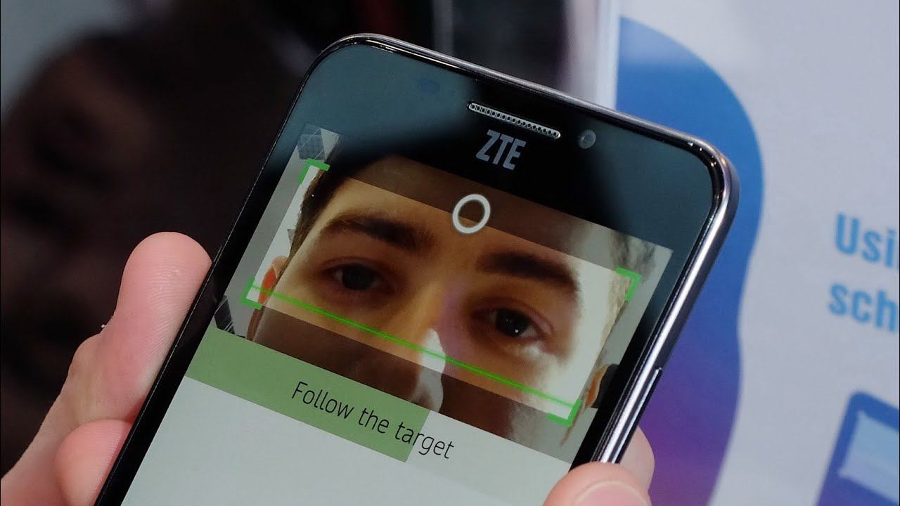 ZTE Grand S III: разблокировка сканированием глаз (демо на MWC 2015) (preview)